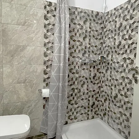 Rhodes Central: King Bed Apartament *